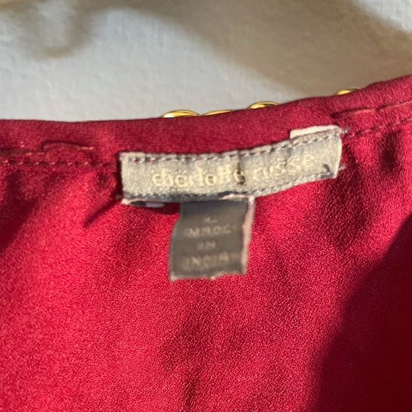 Burgundy Top with Gold Chain Braid Around the Rim. Size Large. - Picture 7 of 7